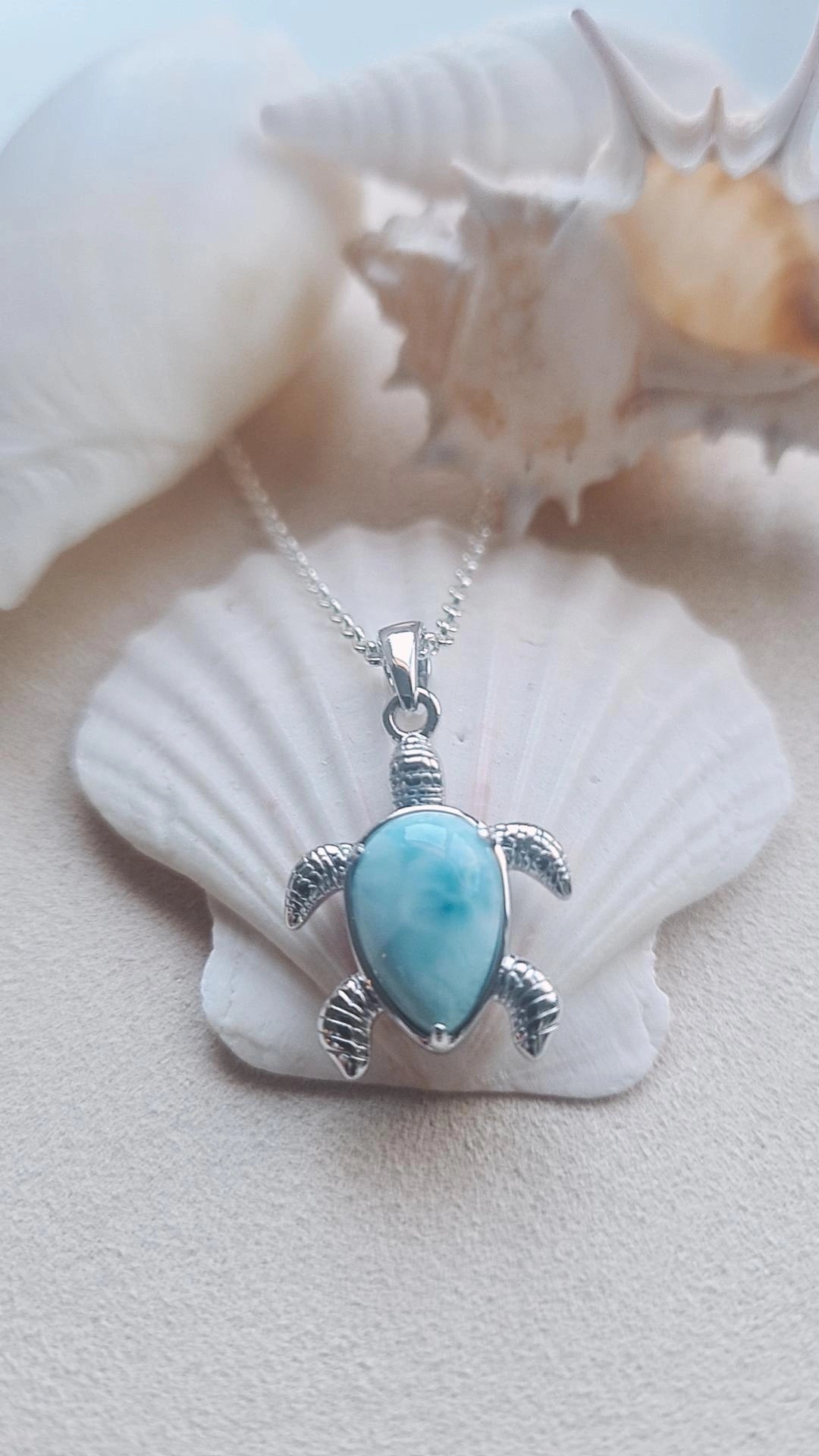 Ninglaoo Blue Turtle Necklace