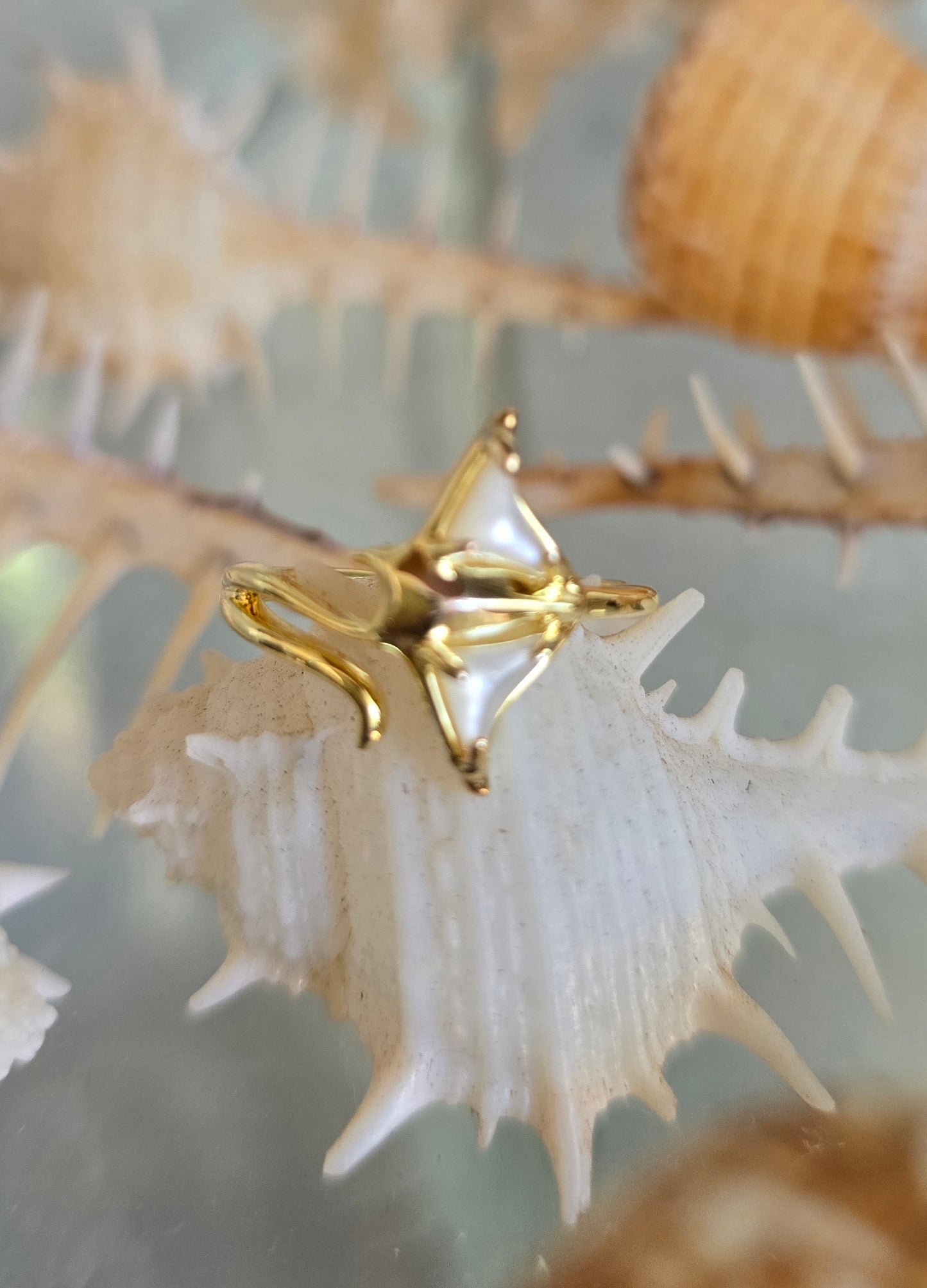 Manta Ray Ring Gold