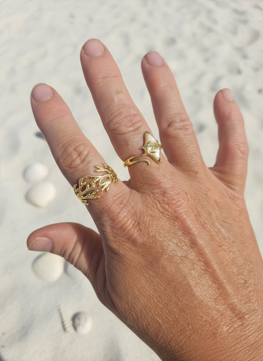 Manta Ray Ring Gold